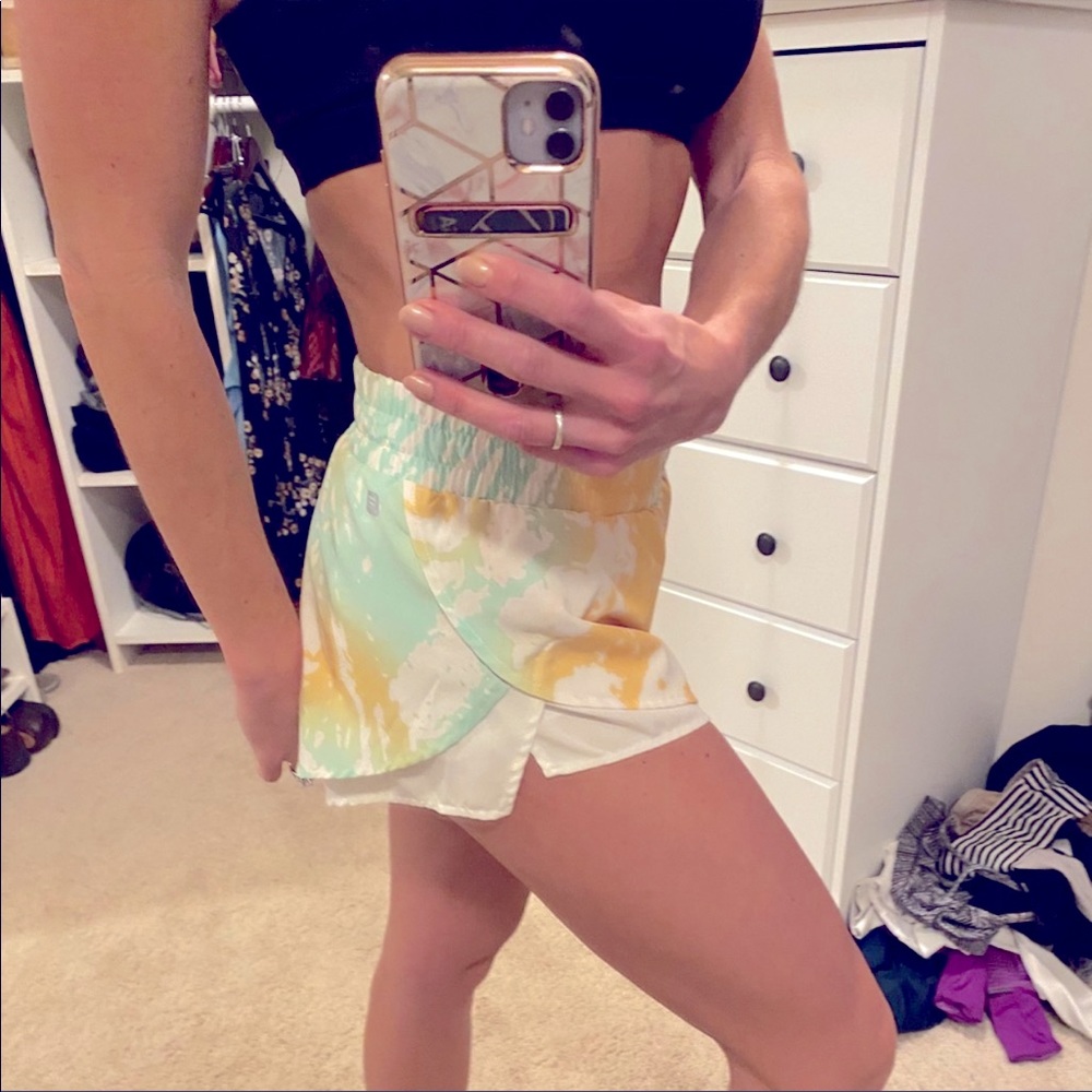 Like New Fabletics Shorts W/Built In Liner - image 6